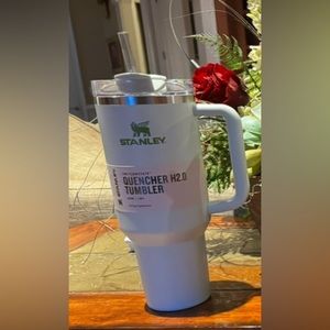 Stanley 40oz Divine Green Tumbler NIB